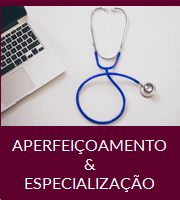 Texto: Aperfeiçoamento e especialização. Foto: estetoscópio e computador